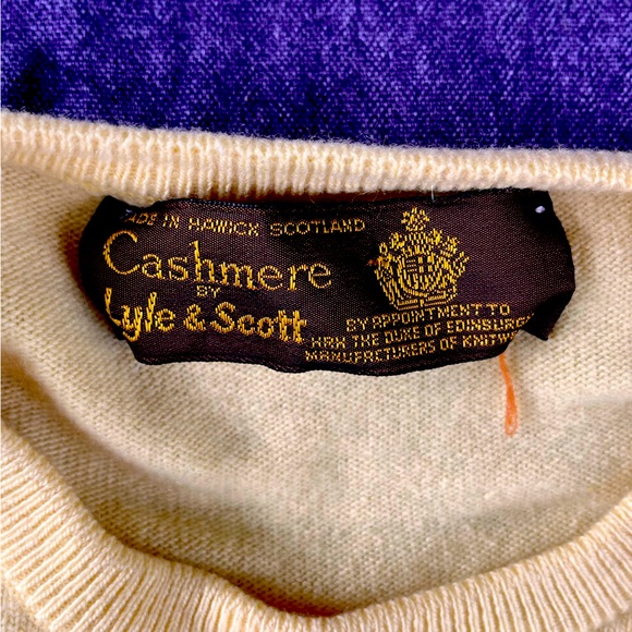 Cashmere sweater from Scotland, soft yellow, excellent condition! 1950’s Vintage - Picture 2 of 3